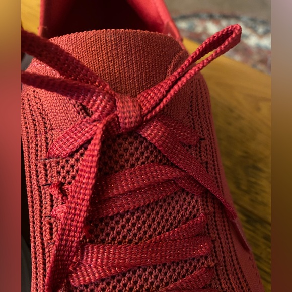 Women’s Red Skechers slip-ins, size 8.5. Worn just once or twice. - Picture 11 of 13